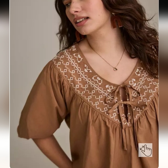 torrid Tops - FESTI Bubble Top Size 00 Medium 10 Taupe Embroidered Blouse Top Torrid Tie Chest